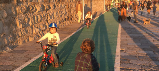 Grüner Fahrradweg