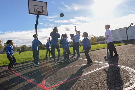 spielende Kinder